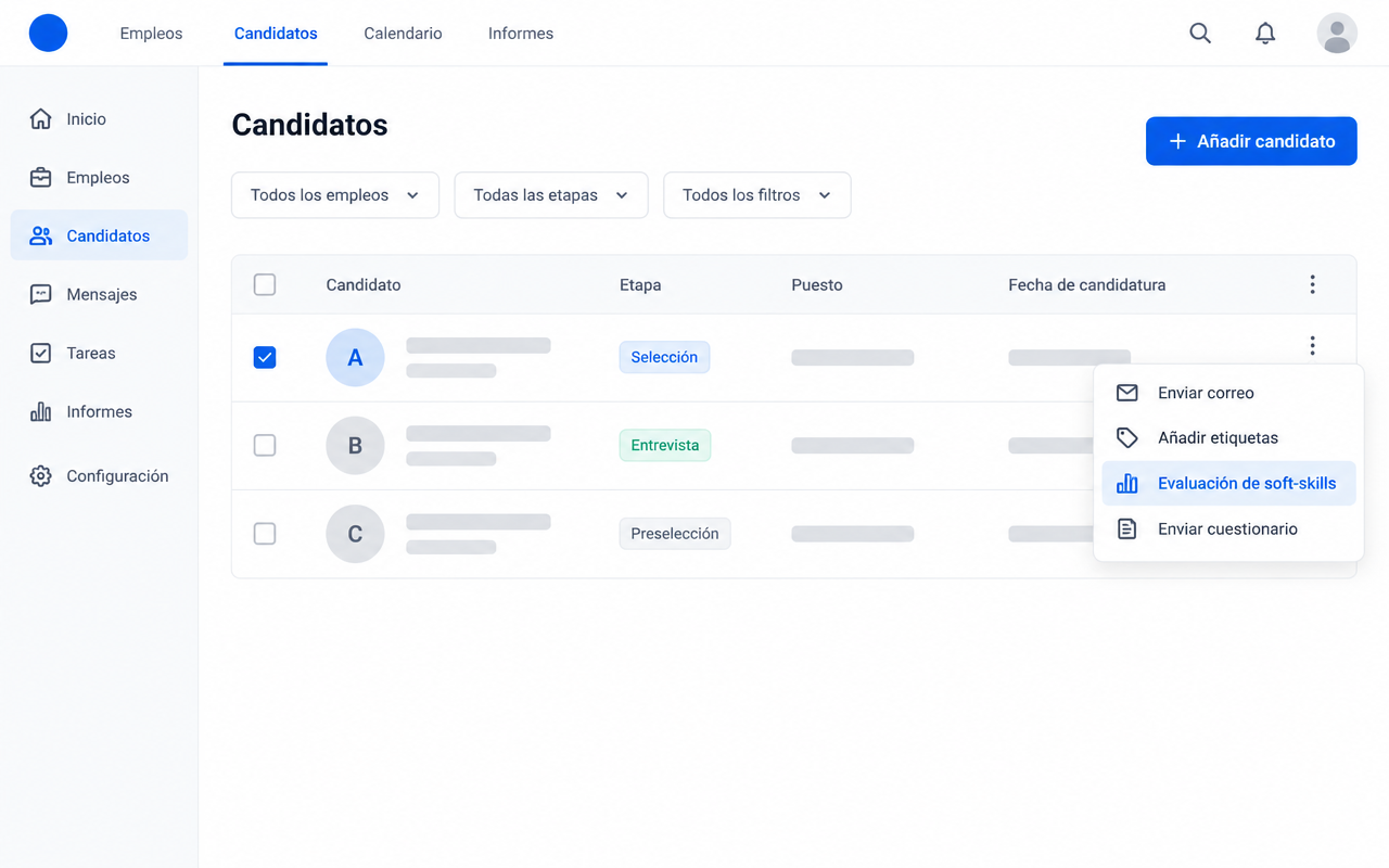 Menú de acciones masivas con la opción Evaluación de soft-skills resaltada